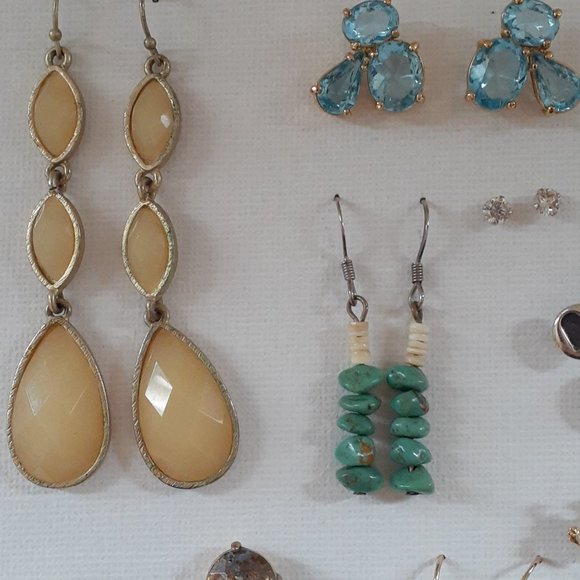 Lot Pierced earrings J. Crew, Avon, etc. with J. Crew Leather Zippered Pouch - Picture 10 of 16